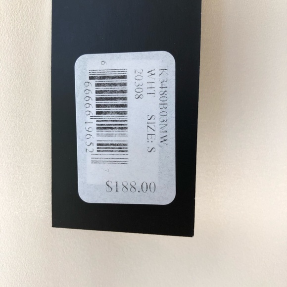 White Misook Sleeveless Blouse w/ Ruffle Collar - Picture 5 of 6